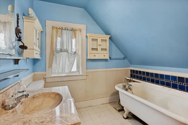 $259,900 | 431 East Liberty Drive, Wheaton, IL 60187