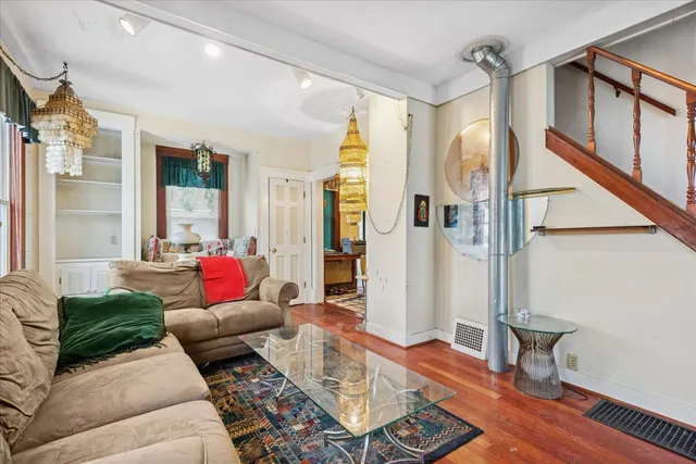 $259,900 | 431 East Liberty Drive, Wheaton, IL 60187