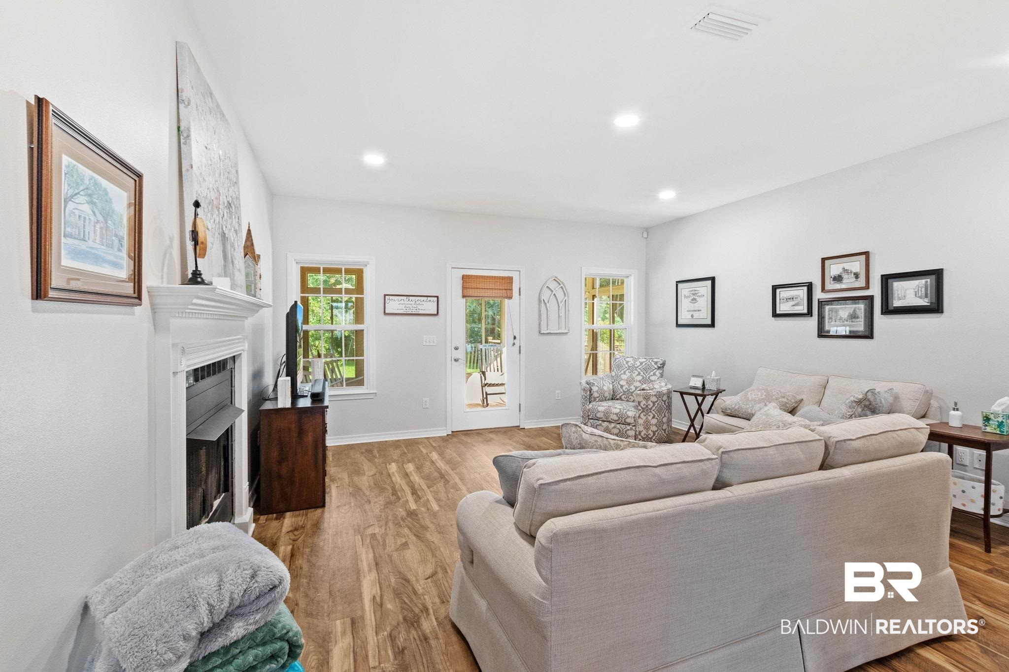 706 Jillian Place Bay Minette, AL 36507 - Photo 8 of 58 Spacious Living Room
