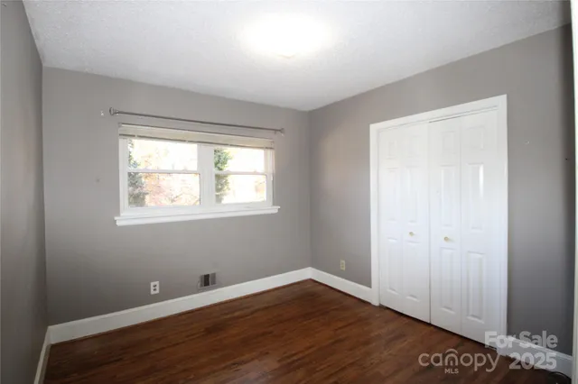 $379,000 | 1631 Oline Place, Charlotte, NC 28212