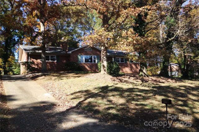 $379,000 | 1631 Oline Place, Charlotte, NC 28212