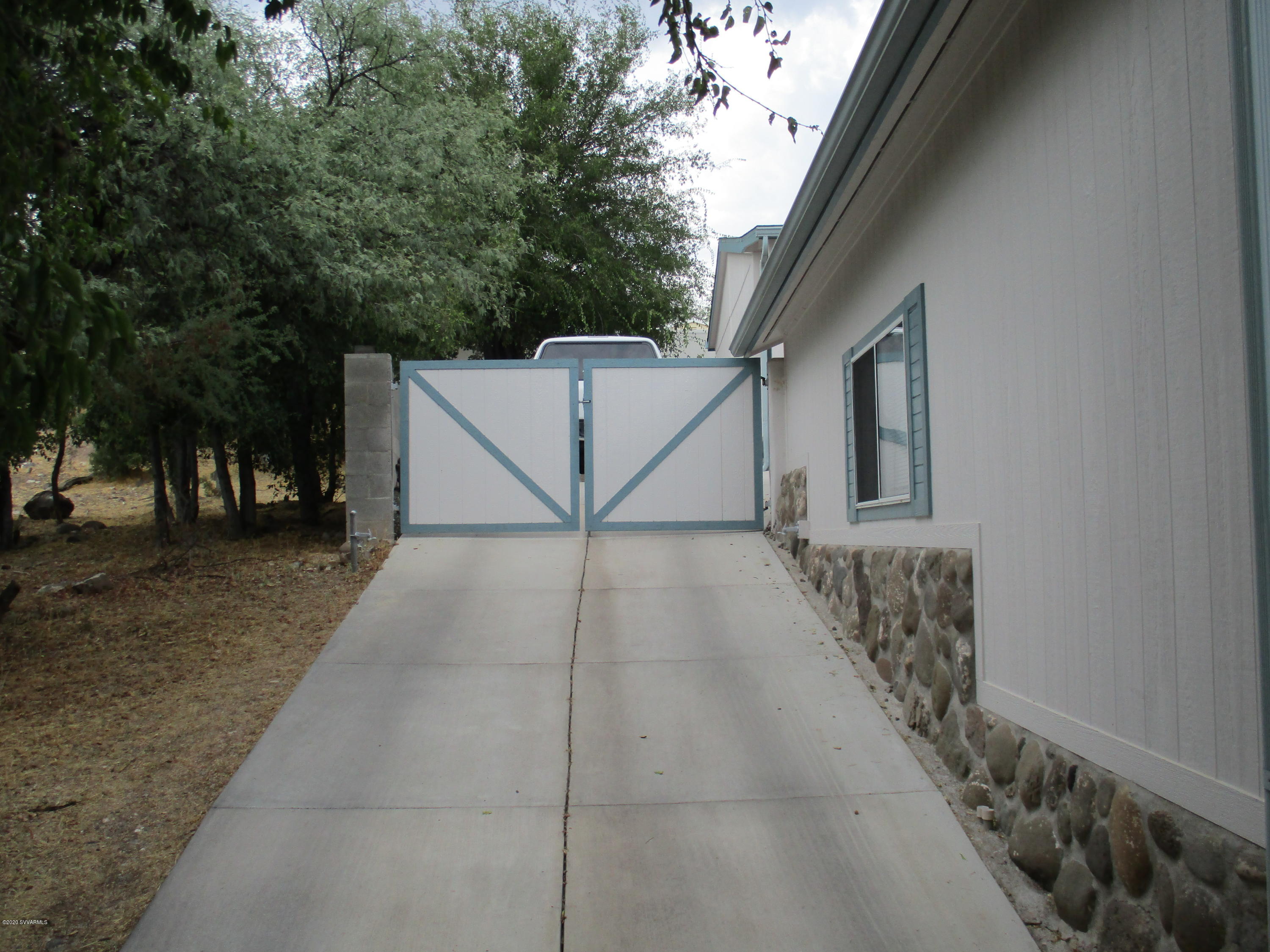 4190 East Aztec Road Rimrock, AZ 86335 - Photo 31 of 35 a view of a terrace with trees