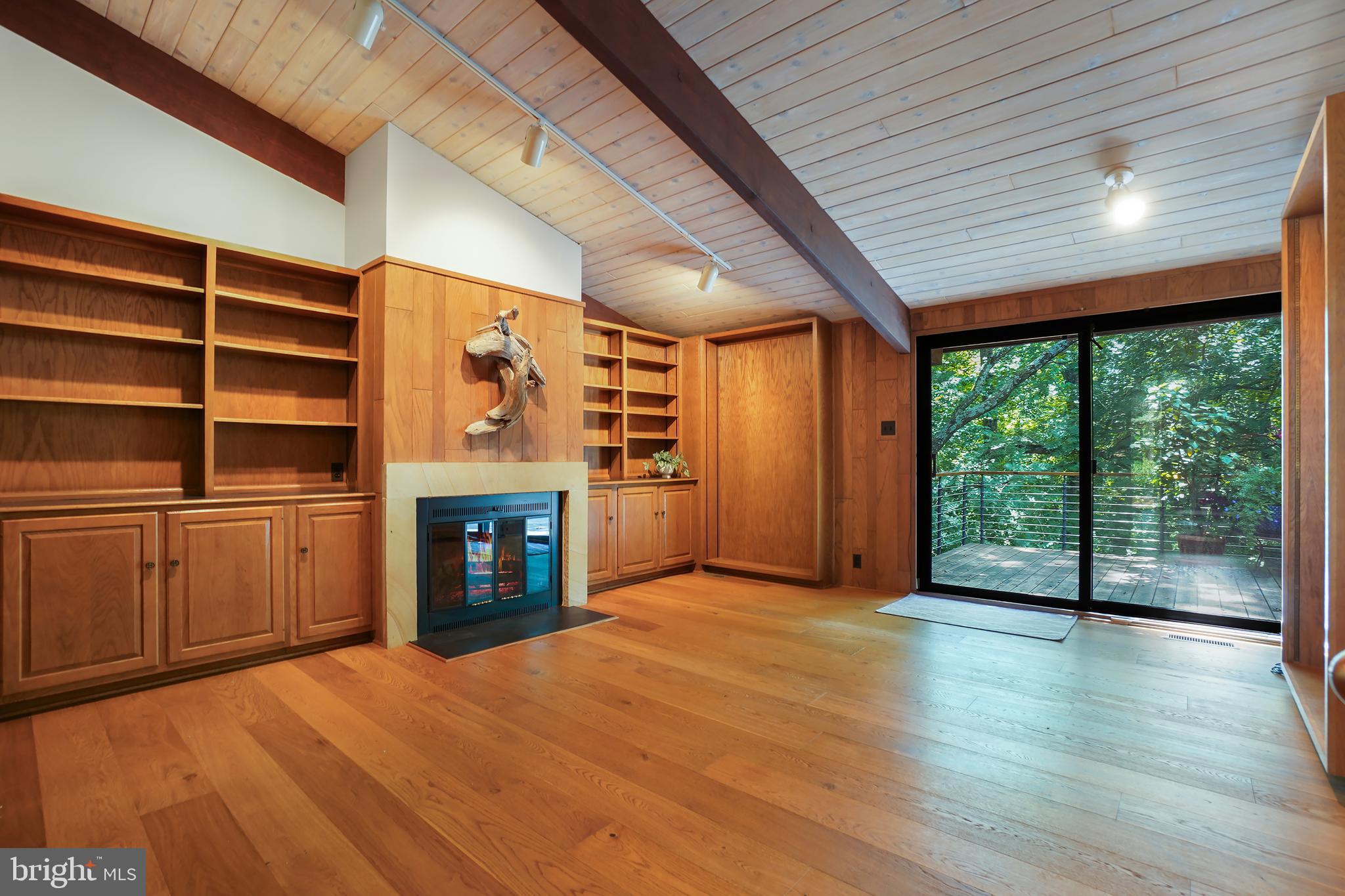 709 Springloch Road Silver Spring, MD 20904 - Photo 22 of 42 Oak Library with slider to deck