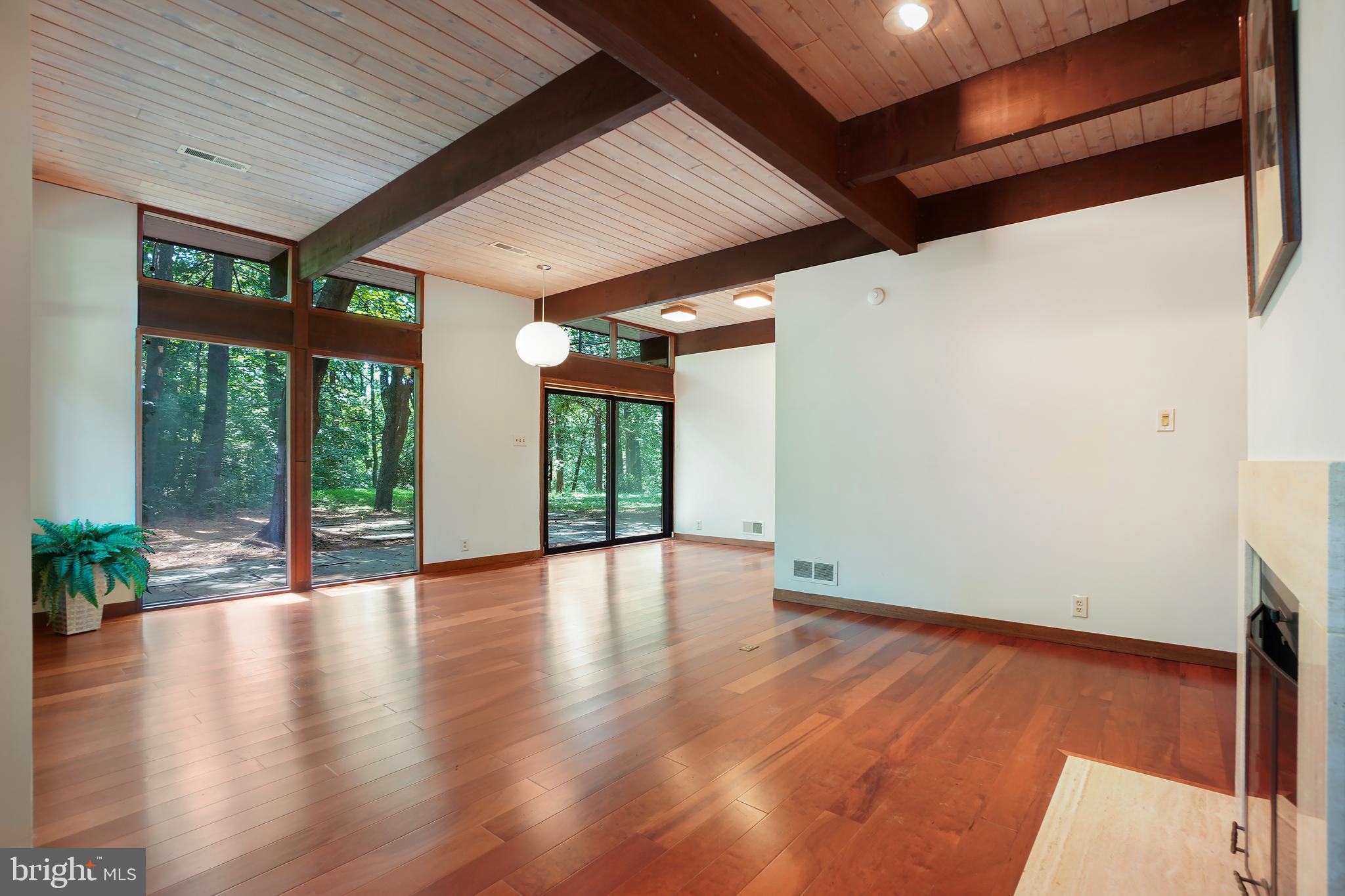 709 Springloch Road Silver Spring, MD 20904 - Photo 28 of 42 Large Living Room