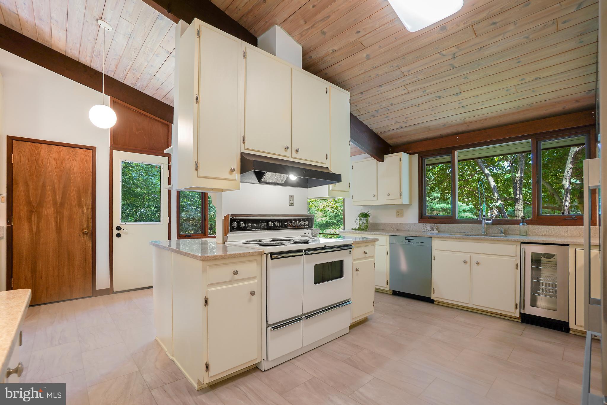 709 Springloch Road Silver Spring, MD 20904 - Photo 5 of 42 Kitchen