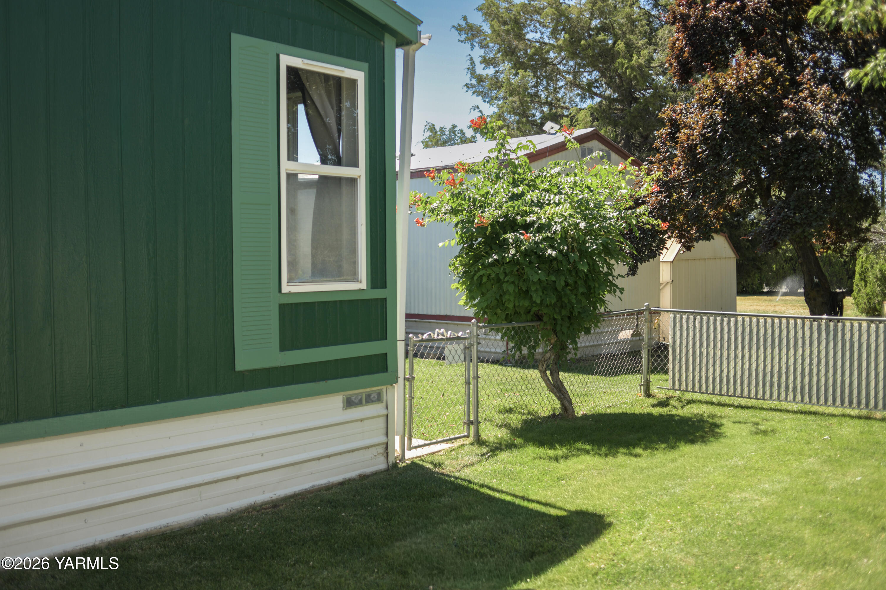 2205 Butterfield Road, Unit 75 Yakima, WA 98901 - Photo 17 of 19 Backyard