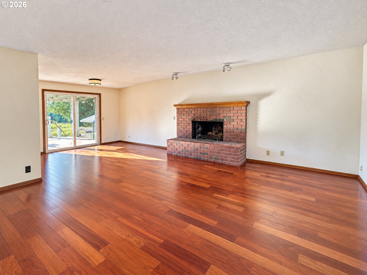 88692 Ermi Bee Road Springfield, OR 97478 - Photo 10 of 33 Gallery Image 10
