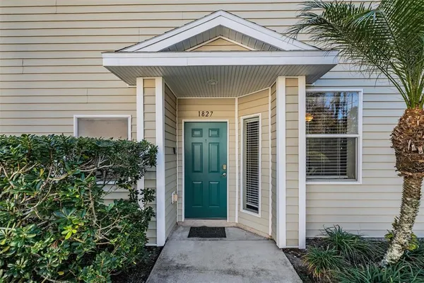 $2,100 | 1827 Hammocks Avenue, Unit 1827, Lutz, FL 33549