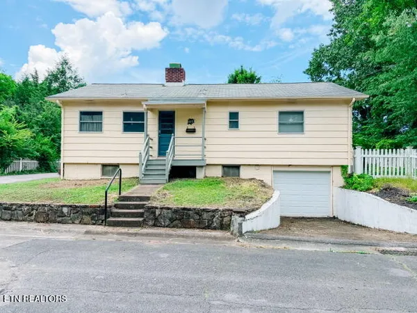 $290,000 | 107 South Tampa Lane, Oak Ridge, TN 37830