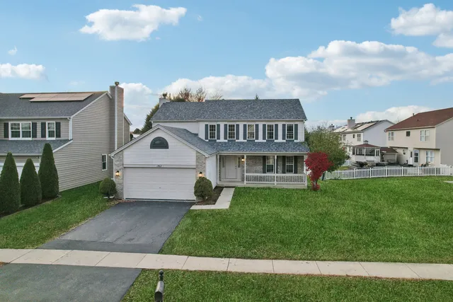 $469,800 | 1867 Lake Shore Drive, Romeoville, IL 60446