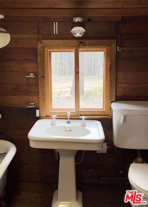 0 Jawbone Canyon Road Weldon, CA 93518 - Photo 13 of 23 Guest Cabin Bathroom