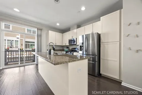 $500,000 | 840 Center Street, Des Plaines, IL 60016
