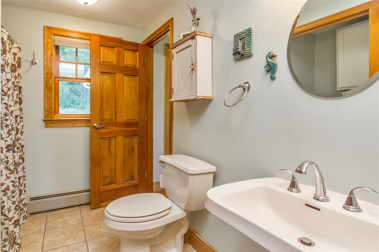 658 Main Street Hampstead, NH 03841 - Photo 13 of 27