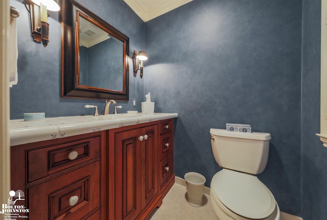 415 Lake Shore Road Grosse Pointe Farms, MI 48236 - Photo 21 of 41