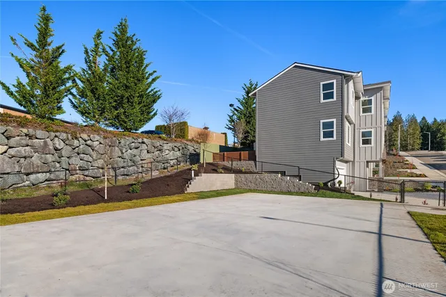 $3,400 | 1818-25 25th Street, Snohomish, WA 98290