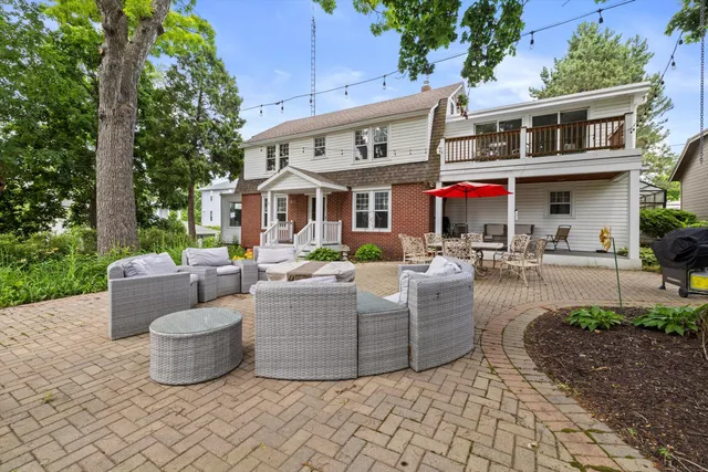 $846,400 | 415 South Lake Shore Drive, Fontana, WI 53125