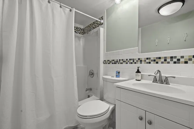 $846,400 | 415 South Lake Shore Drive, Fontana, WI 53125