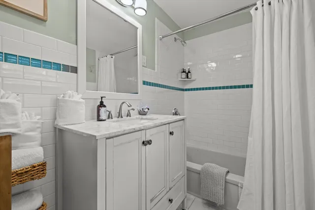 $846,400 | 415 South Lake Shore Drive, Fontana, WI 53125