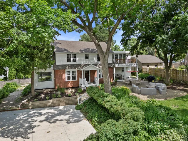 $846,400 | 415 South Lake Shore Drive, Fontana, WI 53125