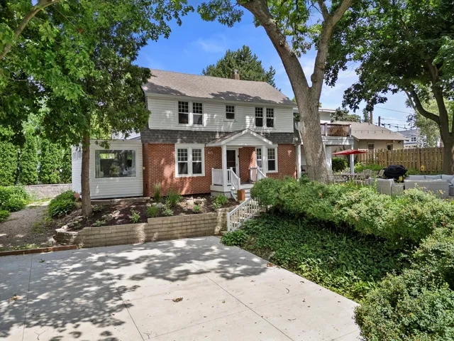 $846,400 | 415 South Lake Shore Drive, Fontana, WI 53125