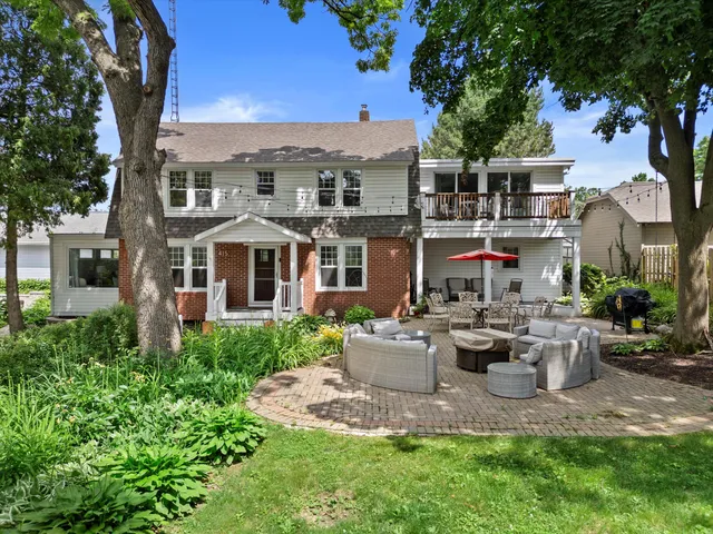 $846,400 | 415 South Lake Shore Drive, Fontana, WI 53125