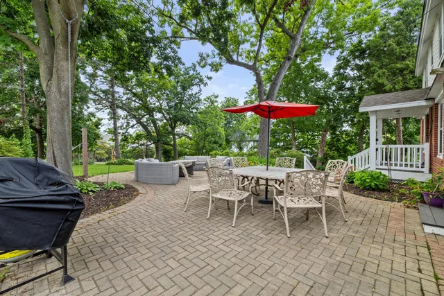 $846,400 | 415 South Lake Shore Drive, Fontana, WI 53125