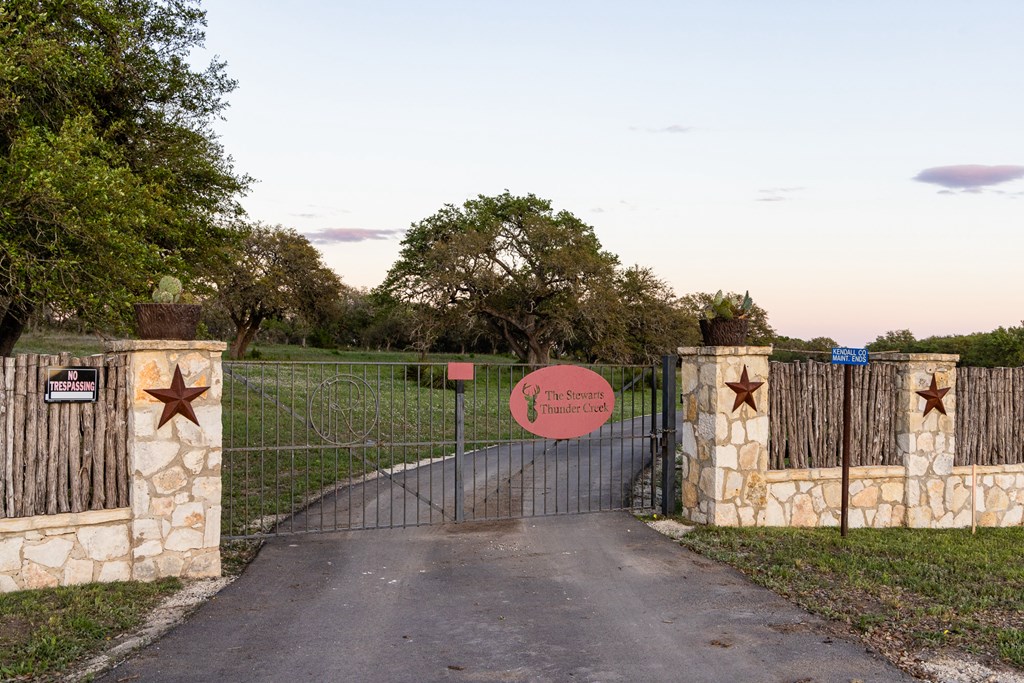 190 Other Boerne, TX 78006 - Photo 2 of 40