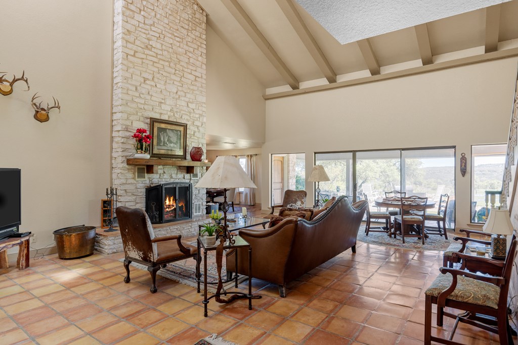 190 Other Boerne, TX 78006 - Photo 5 of 40