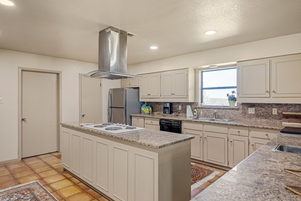 190 Other Boerne, TX 78006 - Photo 6 of 40