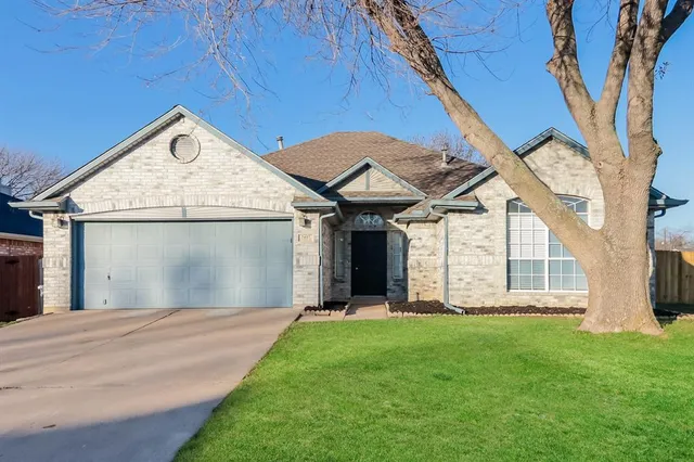 $2,385 | 3407 Tipperary Drive, Grand Prairie, TX 75052