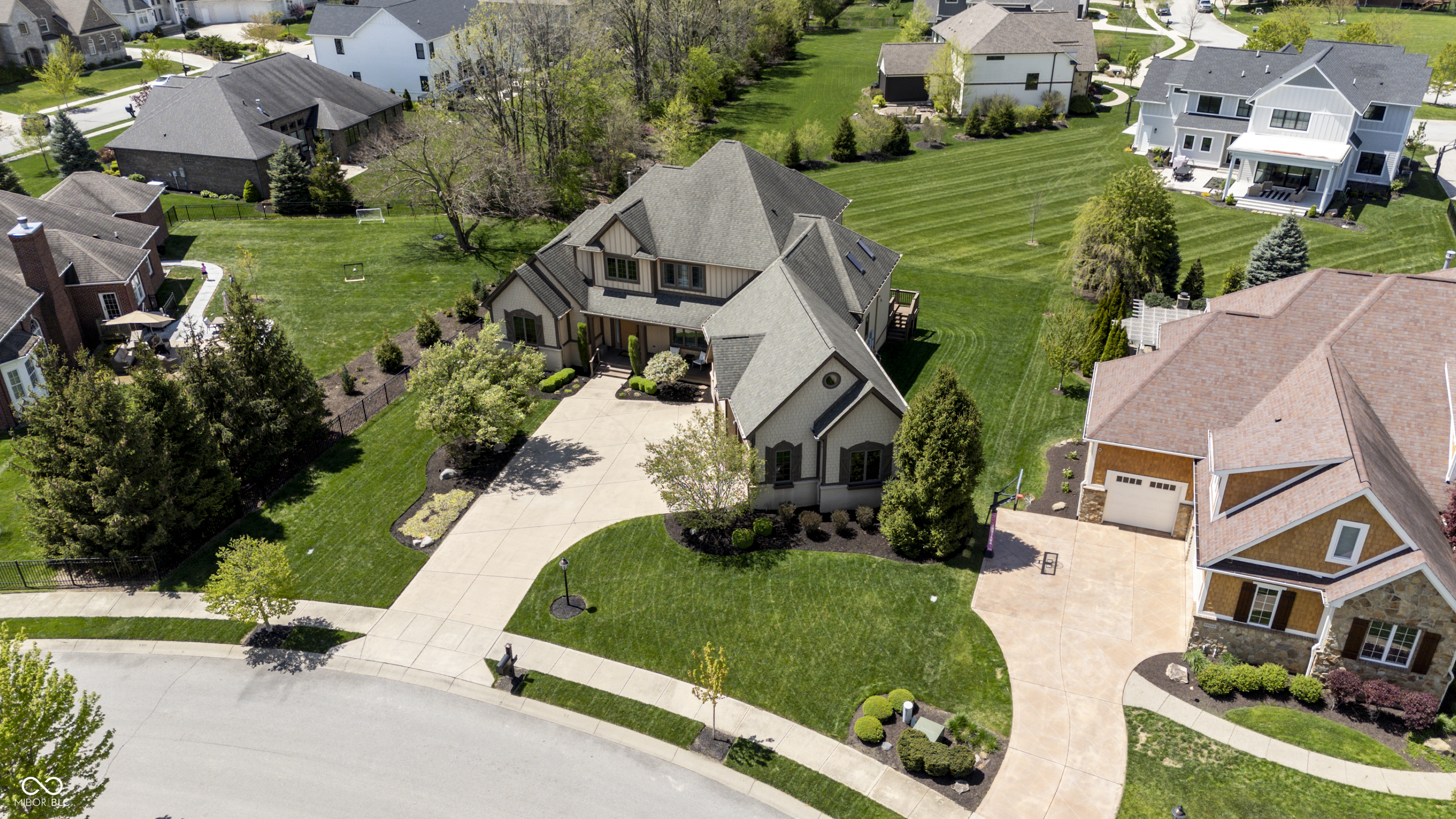 10138 Backstretch Row Fishers, IN 46040 - Photo 11 of 48