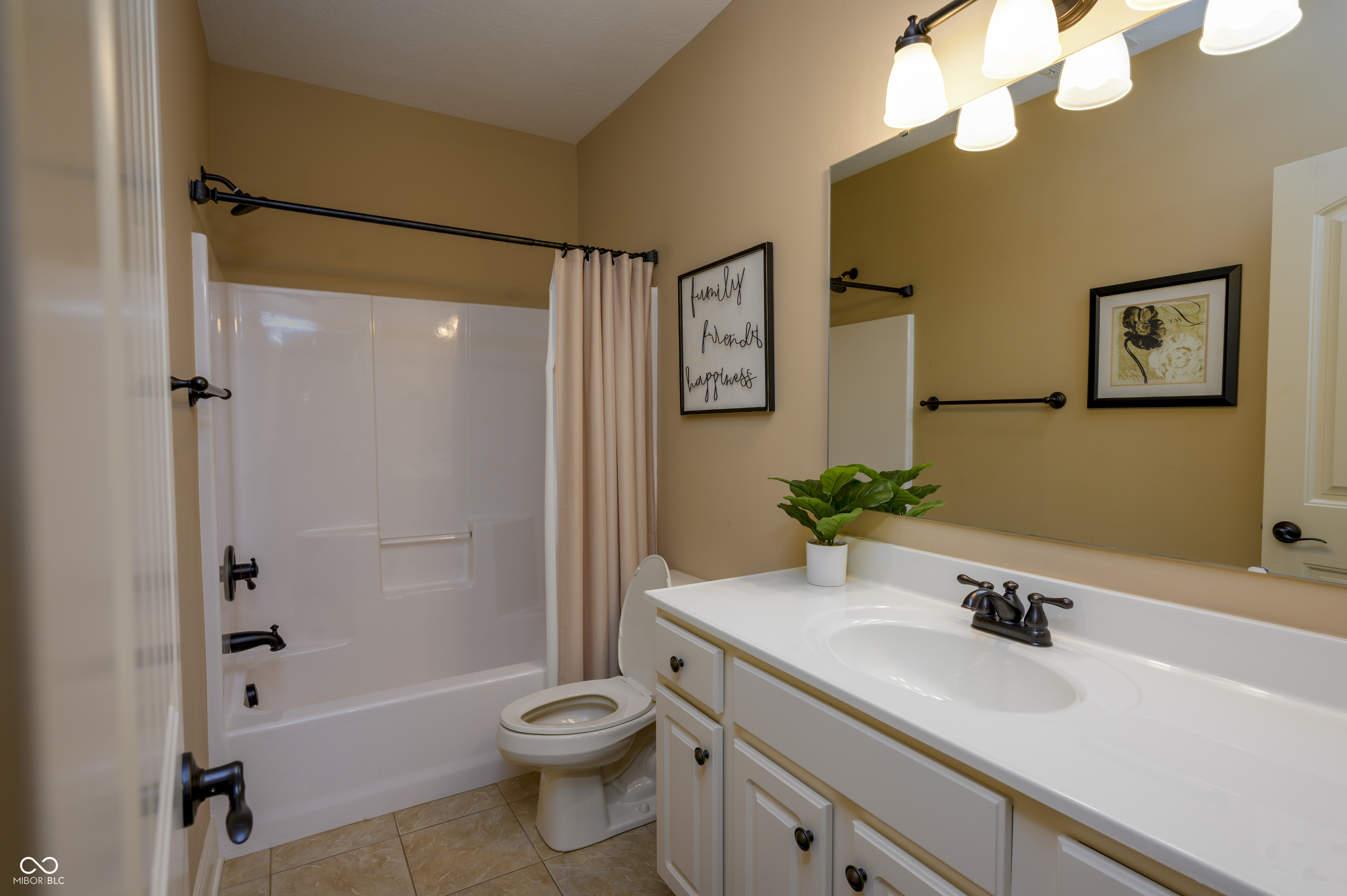 10138 Backstretch Row Fishers, IN 46040 - Photo 34 of 48