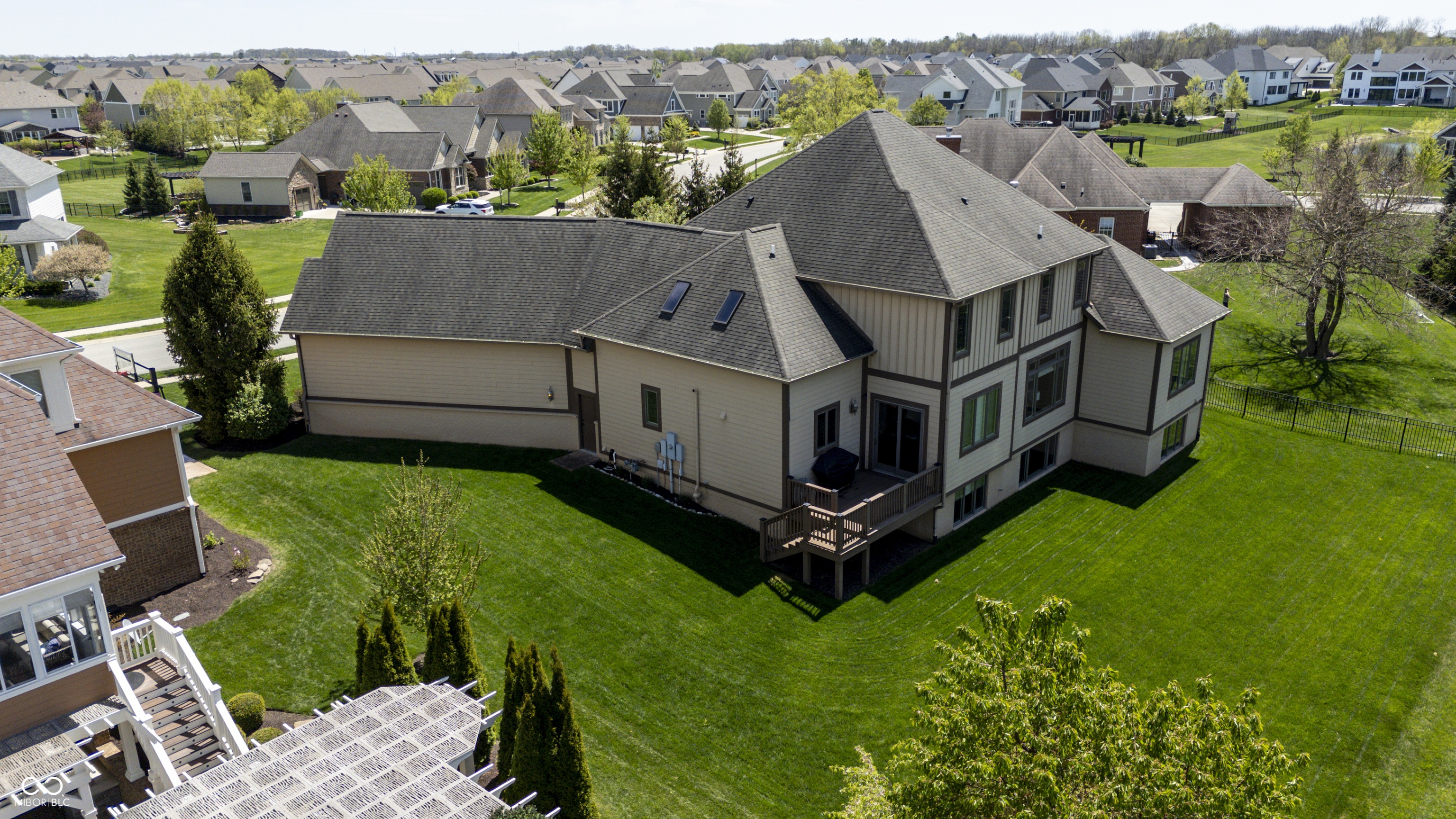 10138 Backstretch Row Fishers, IN 46040 - Photo 6 of 48