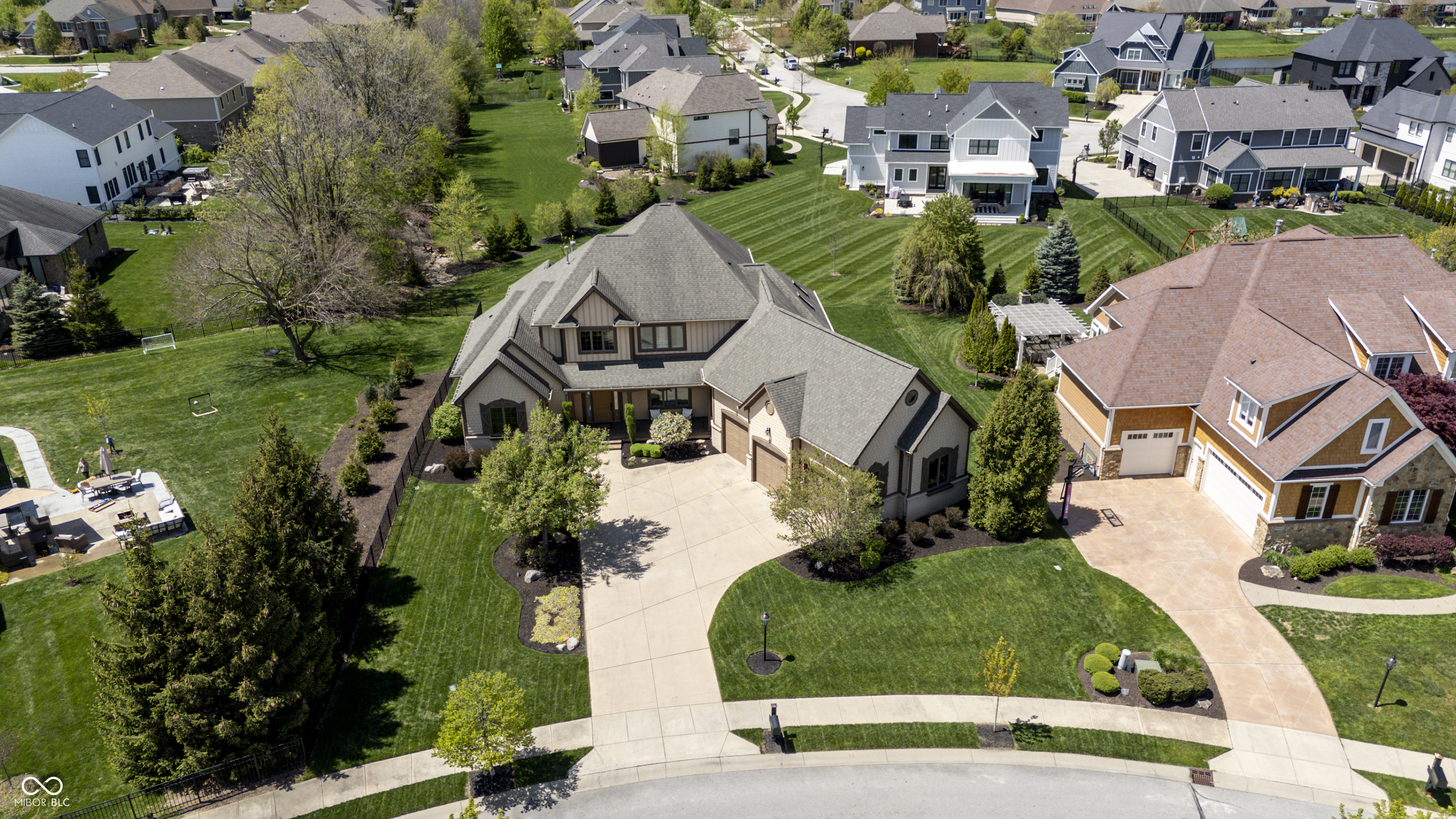 10138 Backstretch Row Fishers, IN 46040 - Photo 10 of 48