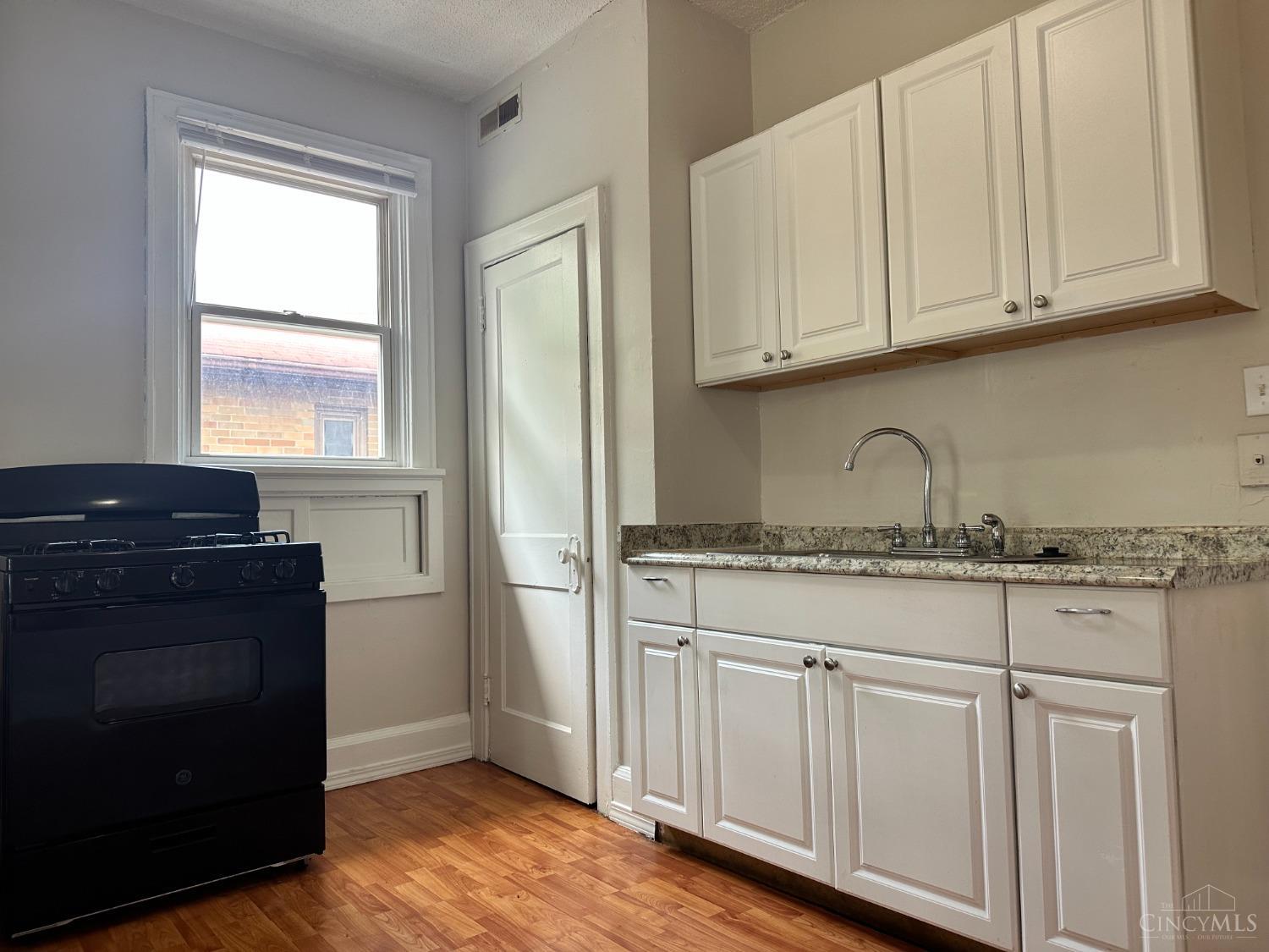 4829 Reading Road Cincinnati, OH 45237 - Photo 8 of 21