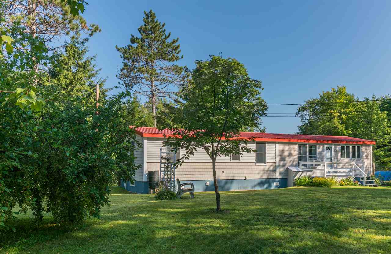 434 New Hampton Road Franklin, NH 03235 - Photo 1 of 40 Gallery Image 1