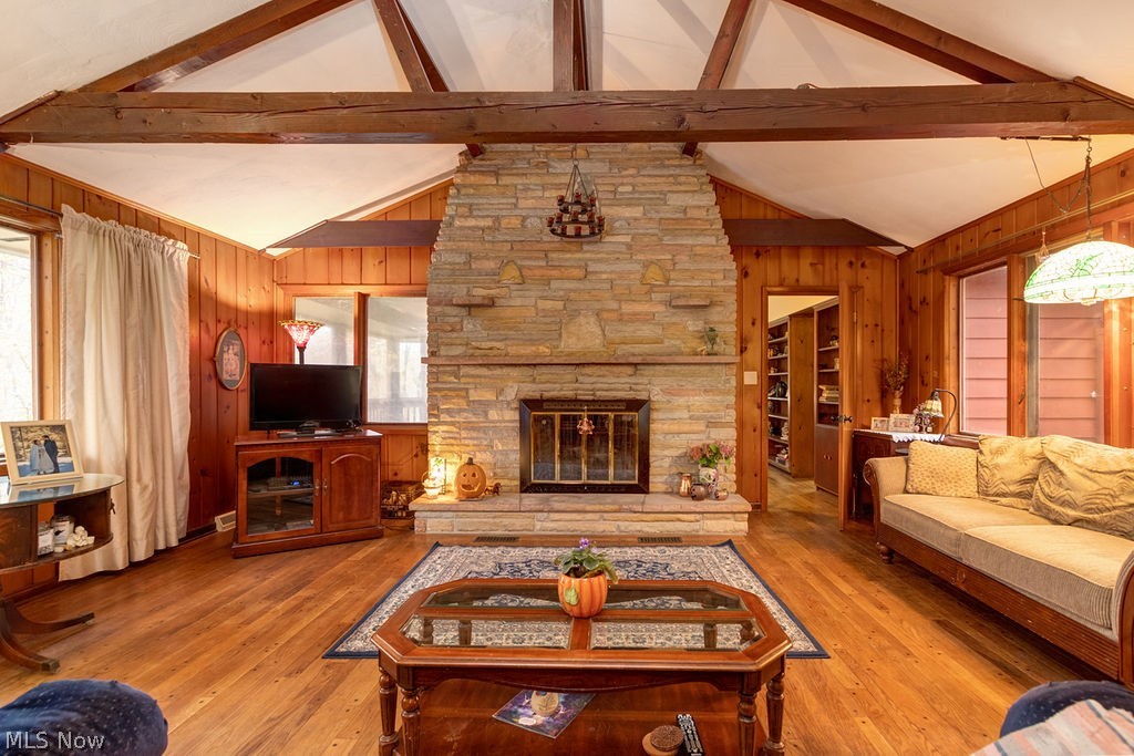 9837 Chardon Road Chardon, OH 44024 - Photo 4 of 33 Gallery Image 4