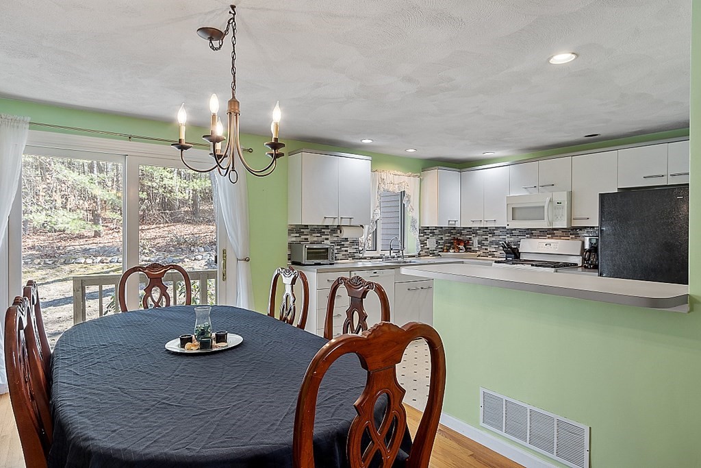 12 Deer Path, Unit 2 Maynard, MA 01754 - Photo 13 of 42 Gallery Image 13