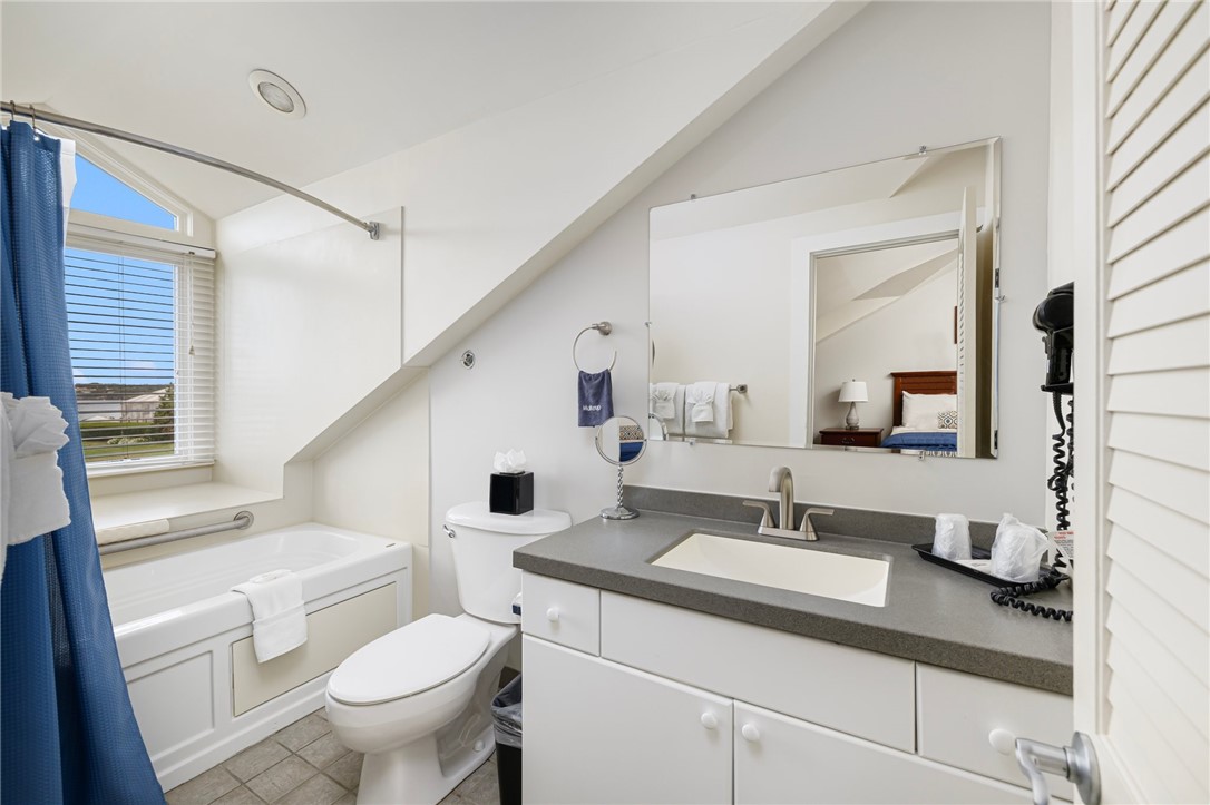 65 Ridge Road, Unit T11/W38 Newport, RI 02840 - Photo 18 of 31