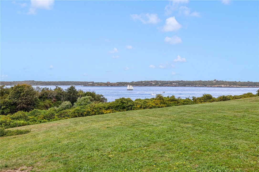 65 Ridge Road, Unit T11/W38 Newport, RI 02840 - Photo 24 of 31