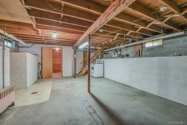 $675,000 | 30 Center Drive, Riverhead, NY 11901