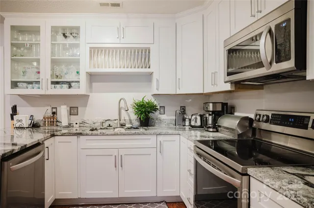 $475,000 | 920 Woodhill Drive, Fletcher, NC 28732