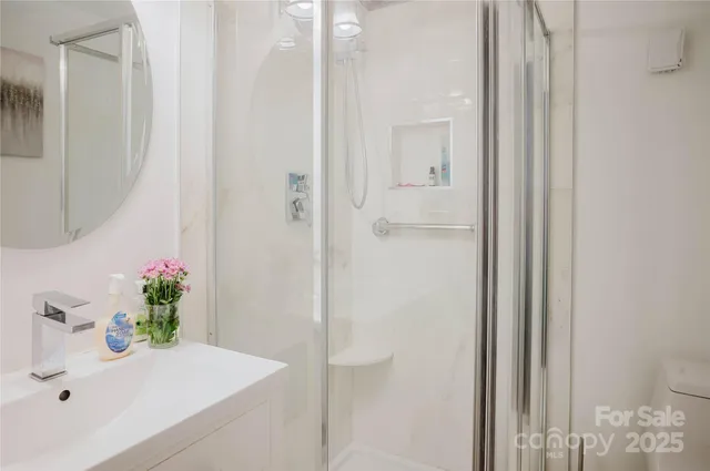 $475,000 | 920 Woodhill Drive, Fletcher, NC 28732