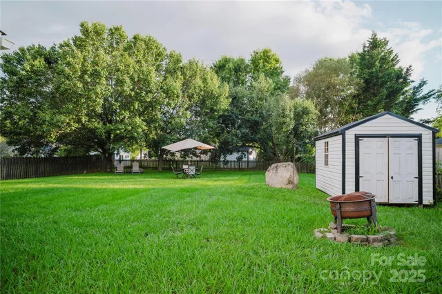 $475,000 | 920 Woodhill Drive, Fletcher, NC 28732