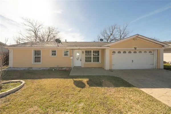 $230,000 | 913 Russell Road, Everman, TX 76140