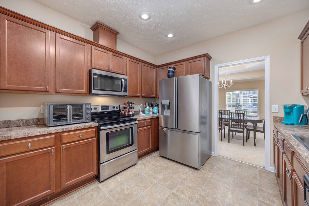 5185 Freedom Ridge Court Columbus, GA 31907 - Photo 3 of 30 kitchen