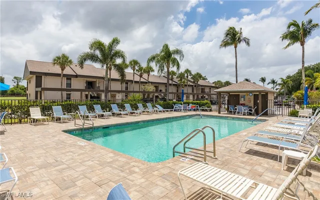 $269,000 | 5825 Trailwinds Drive, Unit 425, Fort Myers, FL 33907