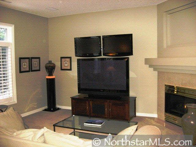 100 Coventry Lane Edina, MN 55435 - Photo 3 of 10