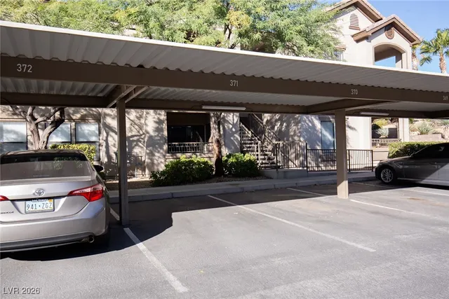 $1,150 | 8250 North Grand Canyon Drive, Unit 2020, Las Vegas, NV 89166