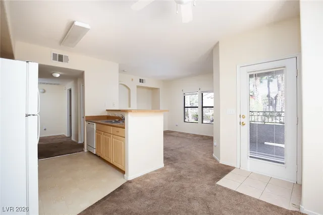 $1,150 | 8250 North Grand Canyon Drive, Unit 2020, Las Vegas, NV 89166